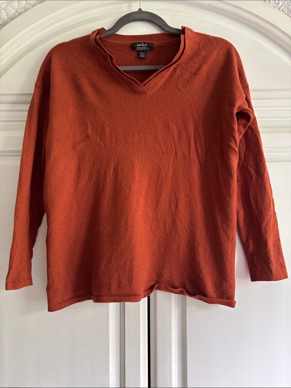 Lord and Taylor 💯 merino wool burnt orange vneck
